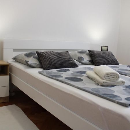Charming Old Town Apartment 시베니크 외부 사진