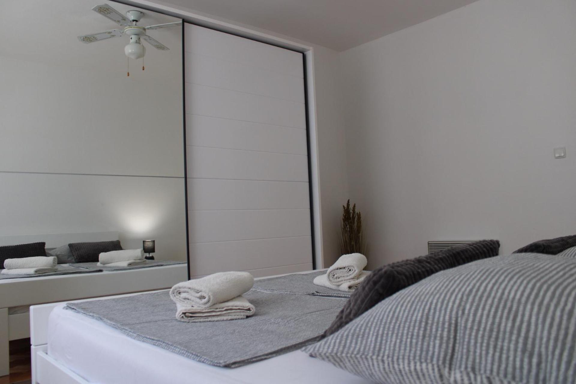 Charming Old Town Apartment 시베니크 외부 사진
