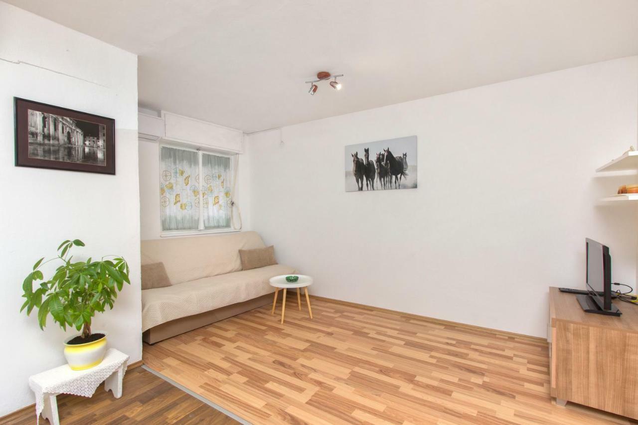 Charming Old Town Apartment 시베니크 외부 사진
