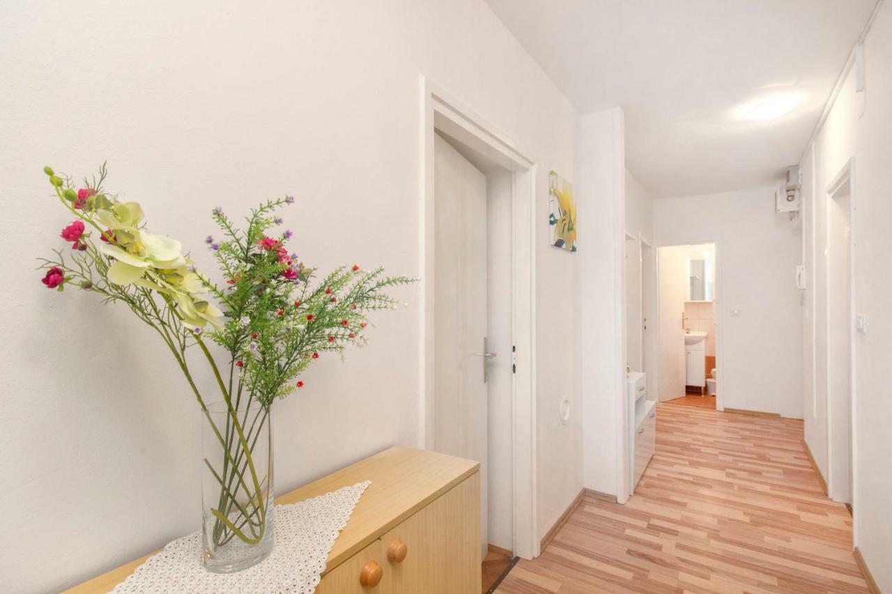 Charming Old Town Apartment 시베니크 외부 사진